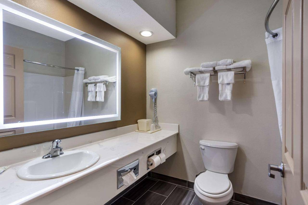 Quality Inn & Suites Pearl-Jackson Extérieur photo