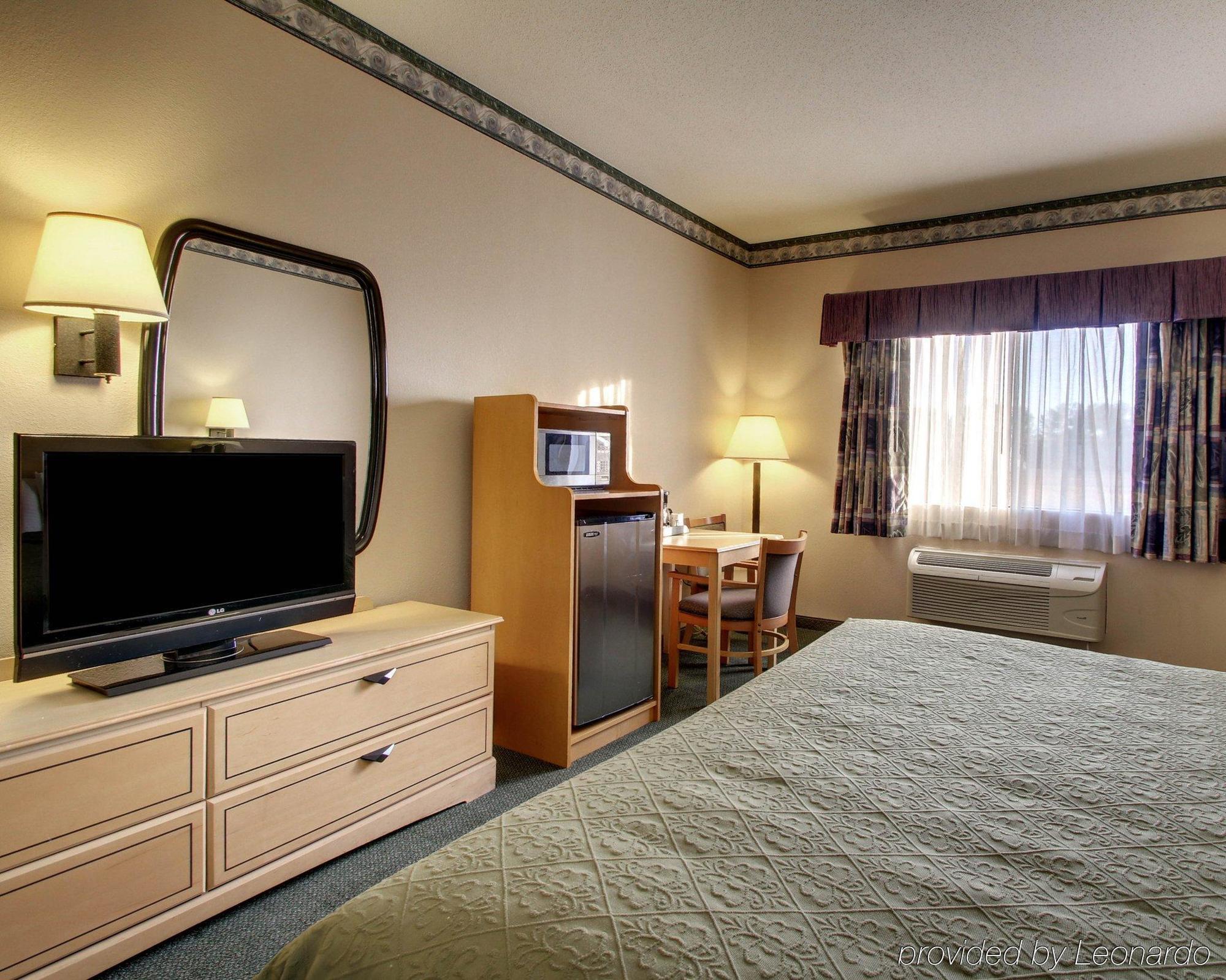 Quality Inn & Suites Pearl-Jackson Extérieur photo