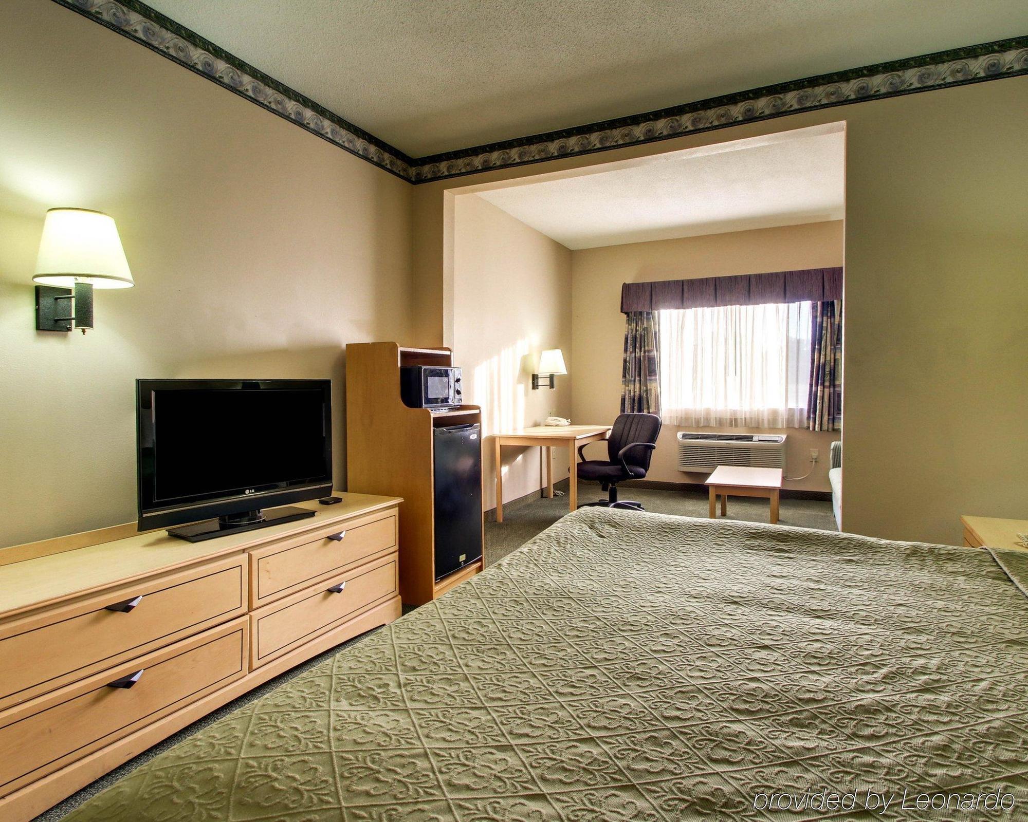Quality Inn & Suites Pearl-Jackson Extérieur photo