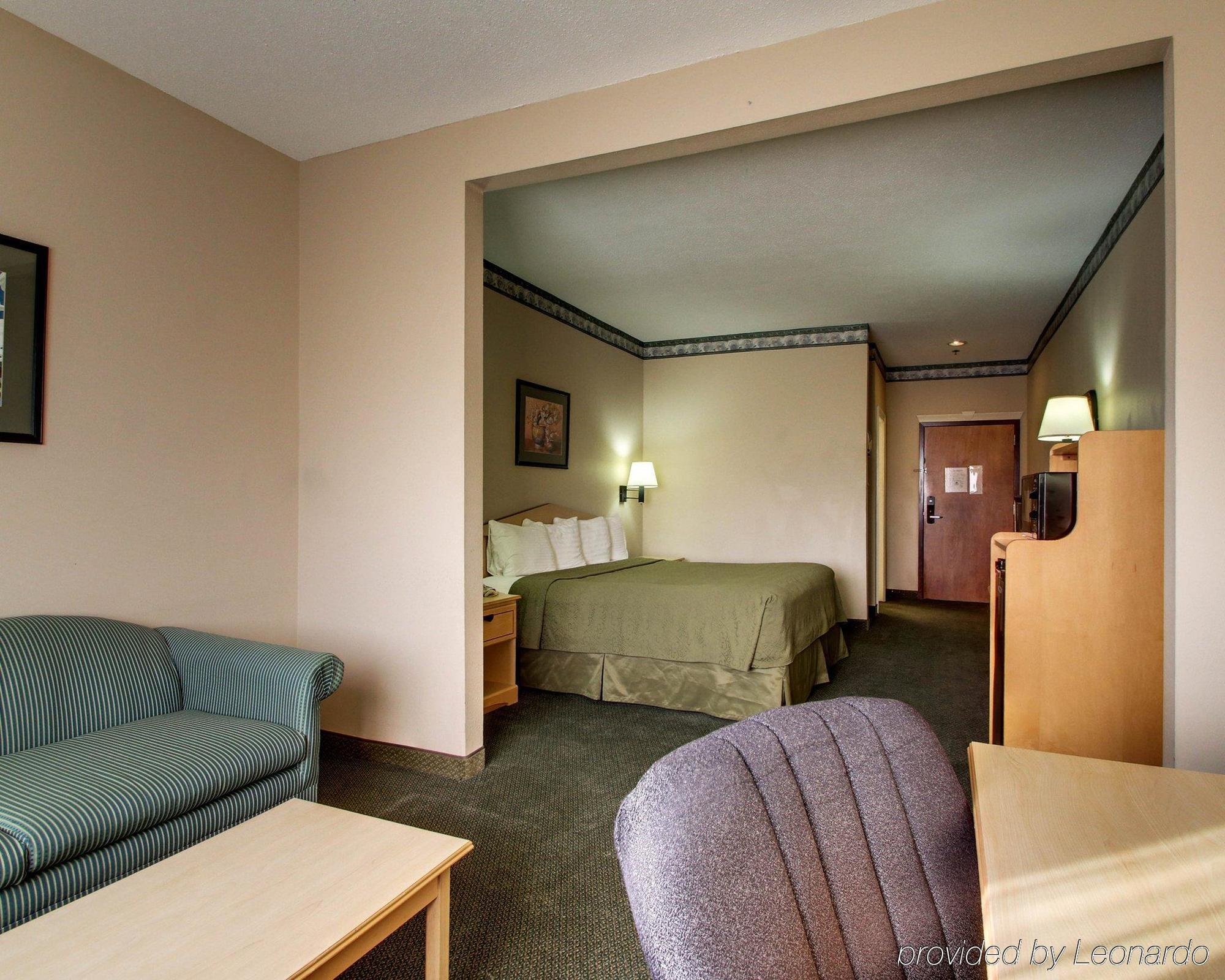 Quality Inn & Suites Pearl-Jackson Extérieur photo