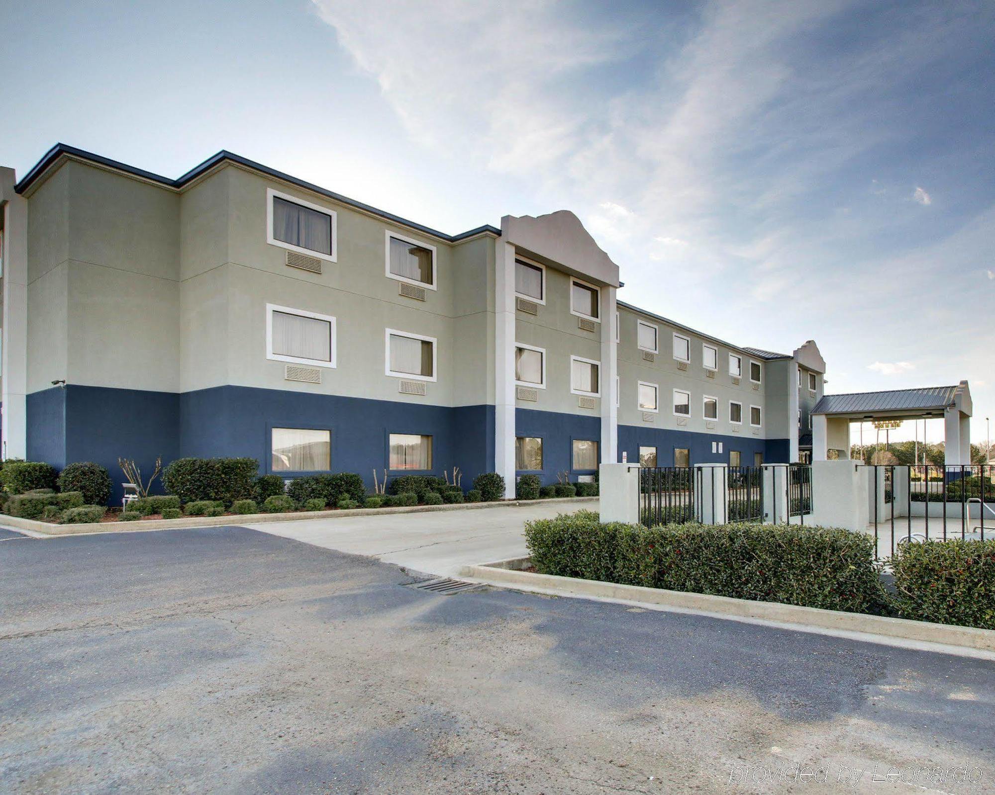 Quality Inn & Suites Pearl-Jackson Extérieur photo