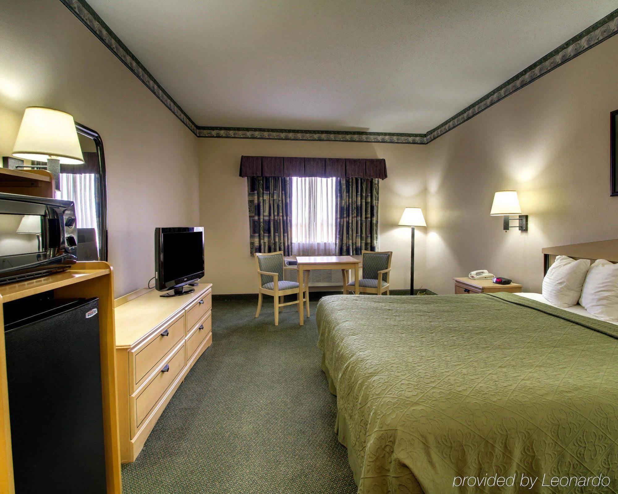 Quality Inn & Suites Pearl-Jackson Extérieur photo