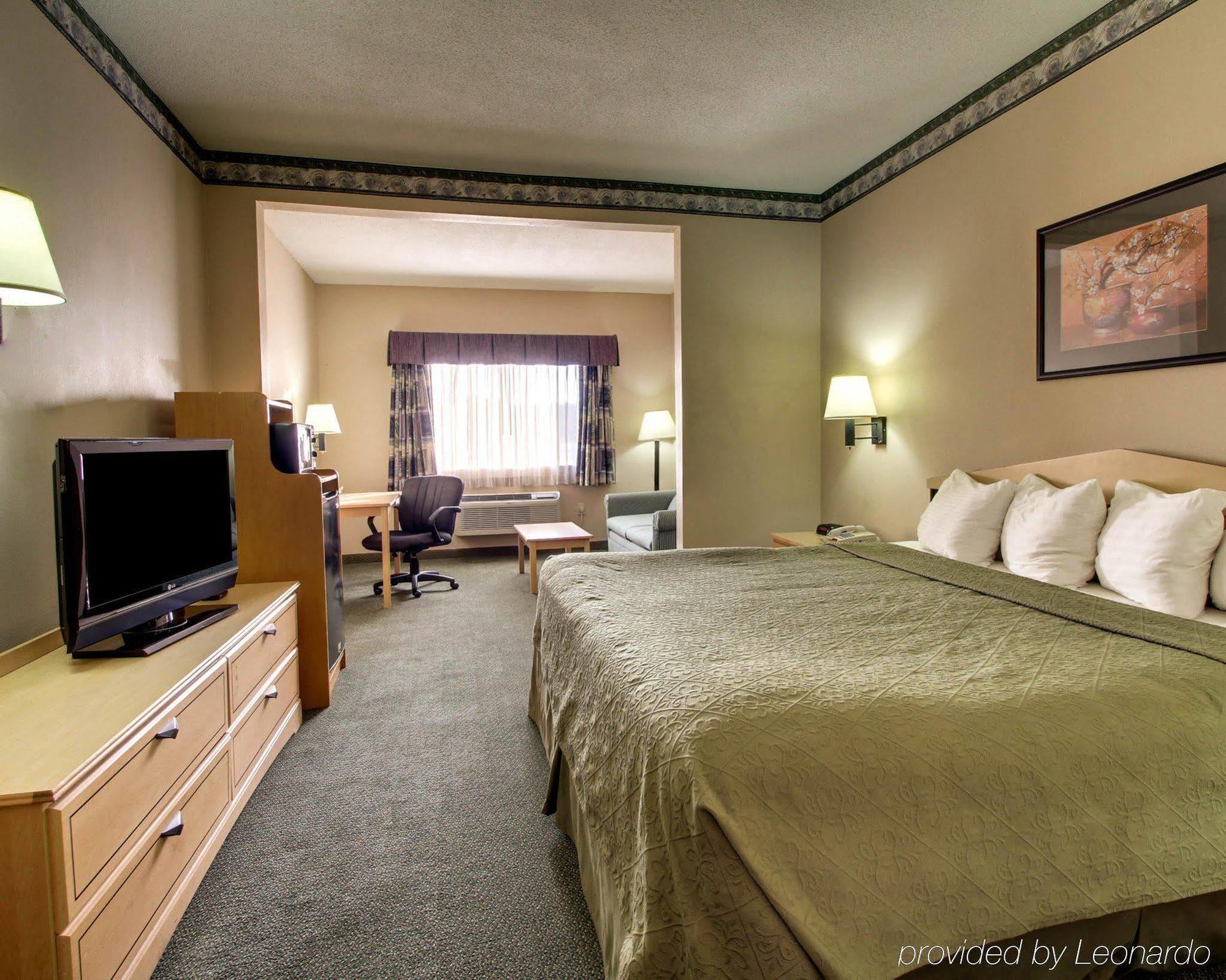 Quality Inn & Suites Pearl-Jackson Extérieur photo