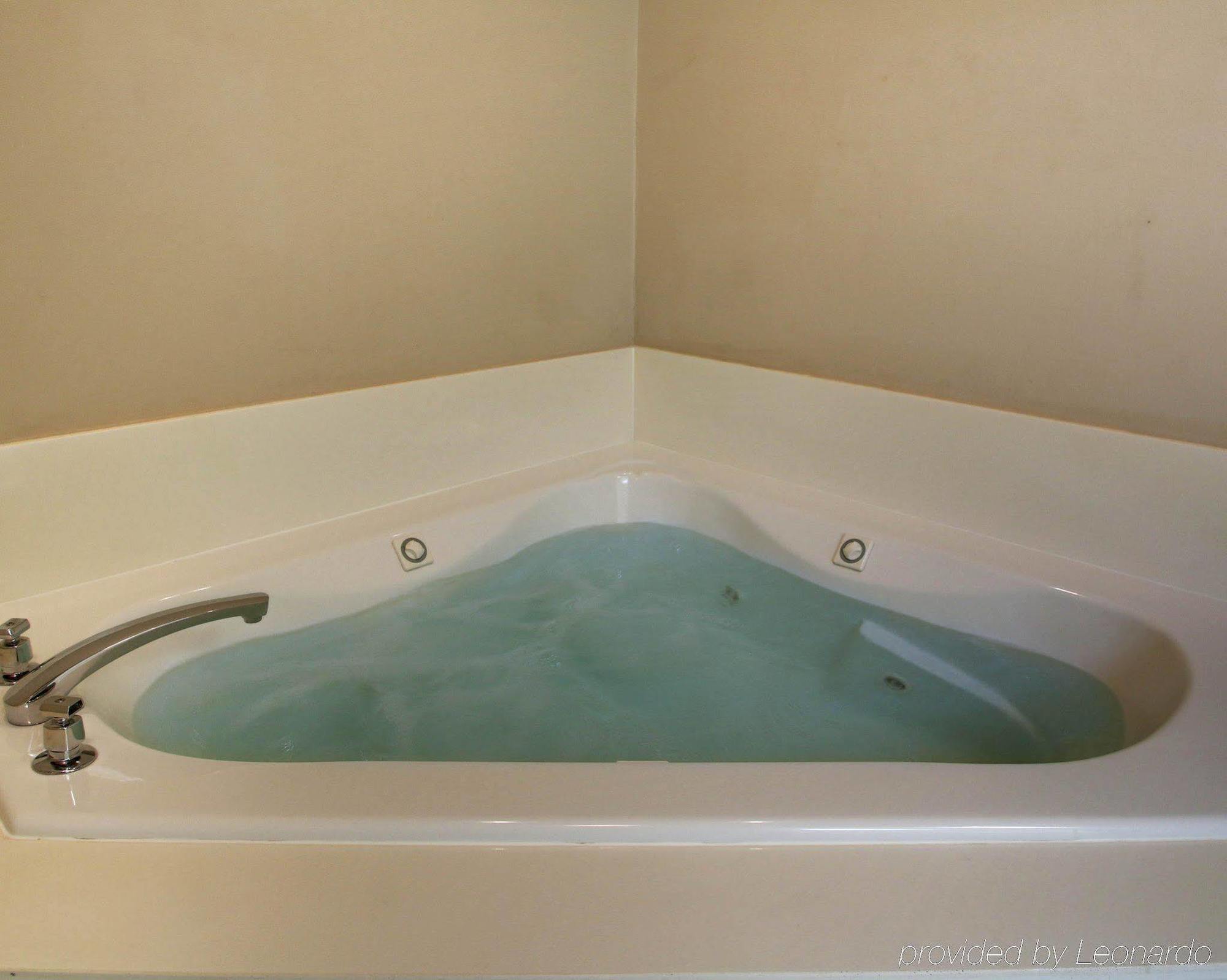 Quality Inn & Suites Pearl-Jackson Extérieur photo